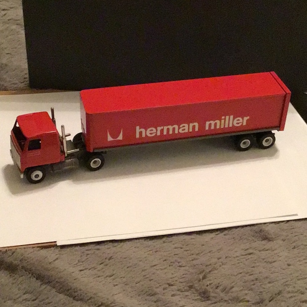 RARE Herman Miller Truck By Winross  Rochester  Metal Red Truck